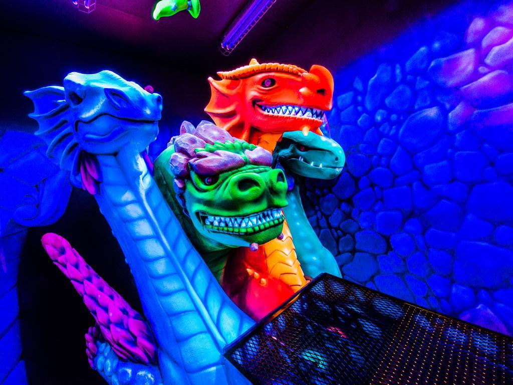 West Edmonton Mall Inn Bagian luar foto