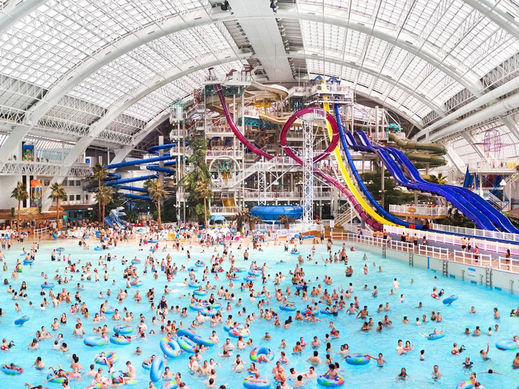 West Edmonton Mall Inn Bagian luar foto