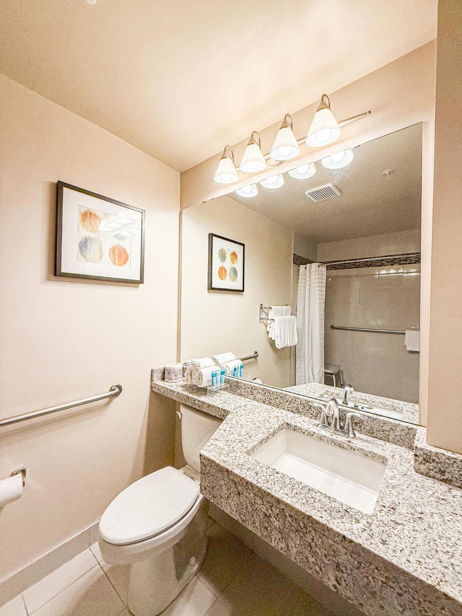 West Edmonton Mall Inn Bagian luar foto