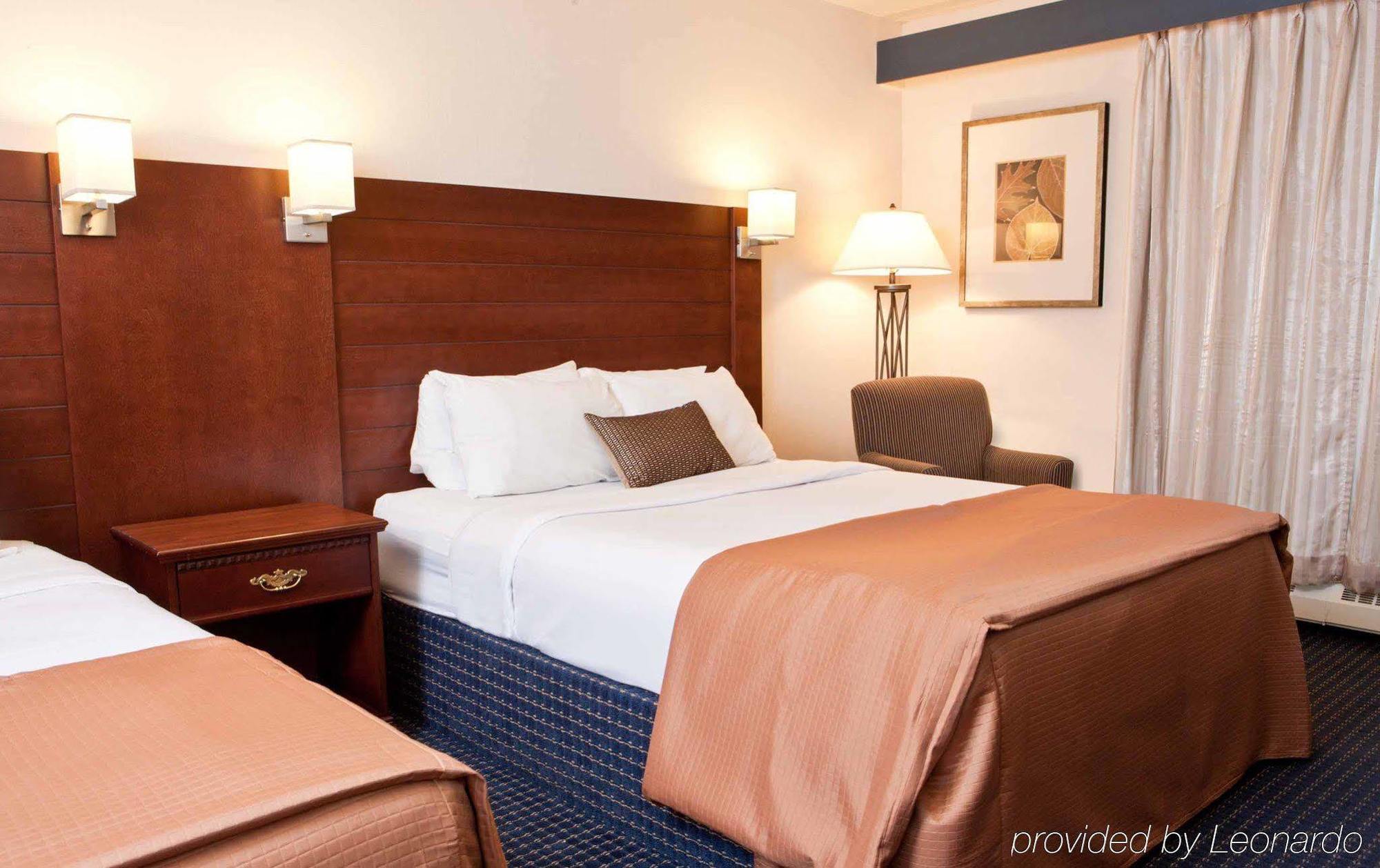 West Edmonton Mall Inn Bagian luar foto
