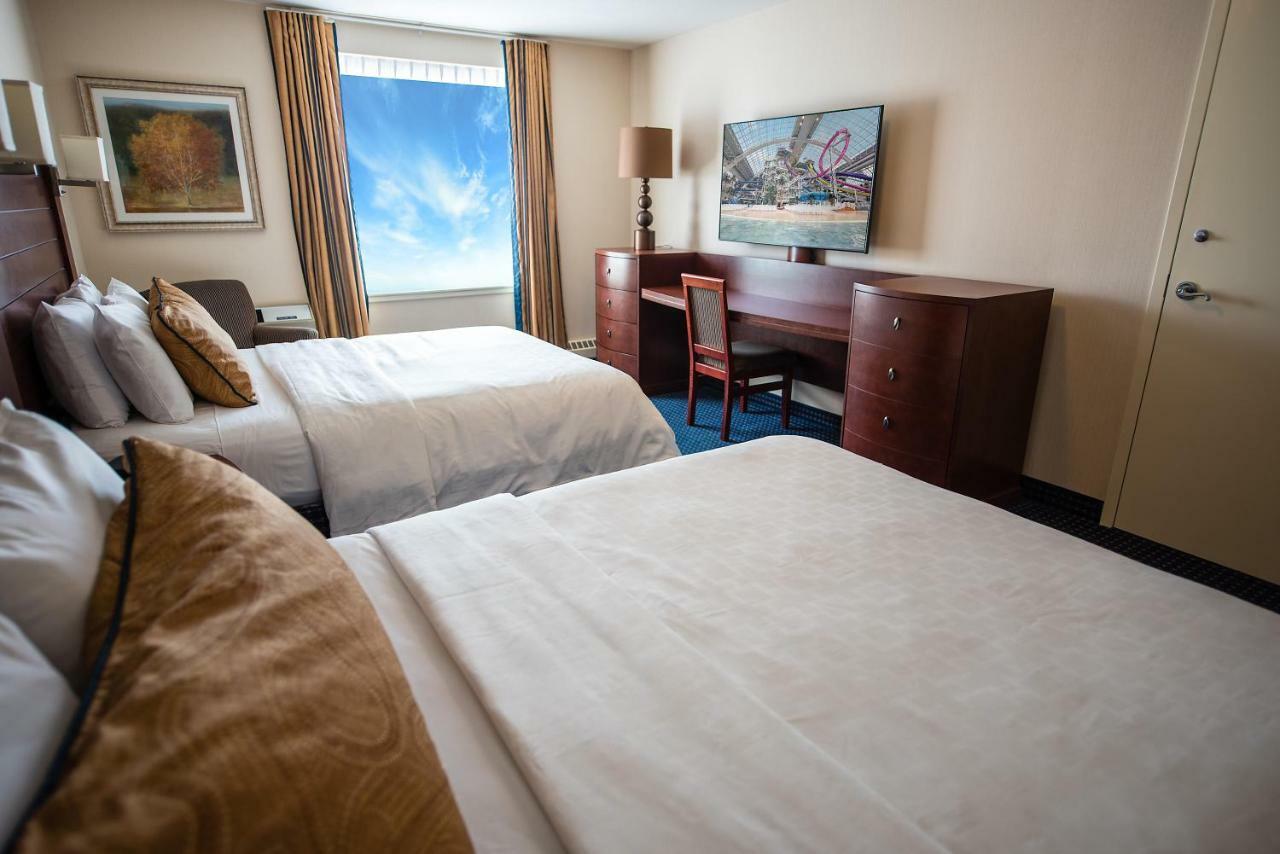 West Edmonton Mall Inn Bagian luar foto